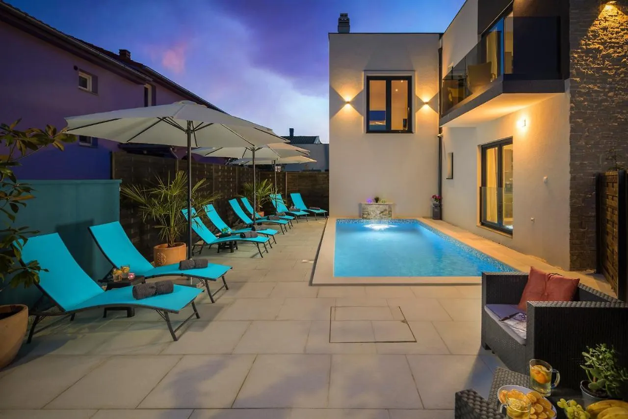 Valla Studio Apartments With Free Bikes Fažana