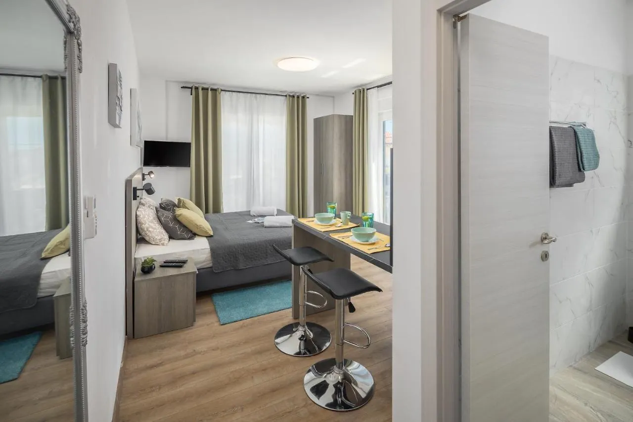 Valla Studio Apartments With Free Bikes Fažana