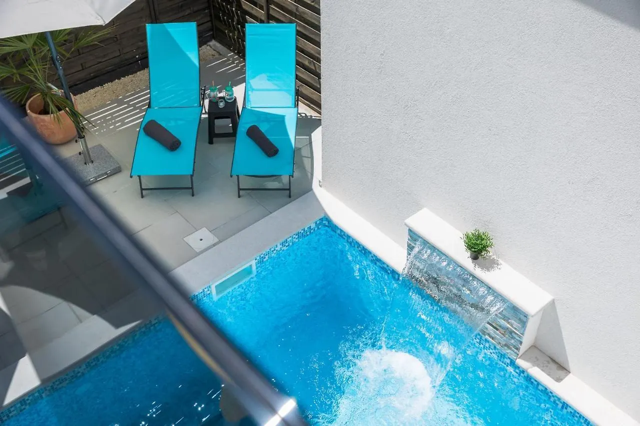 Valla Studio Apartments With Free Bikes Fažana