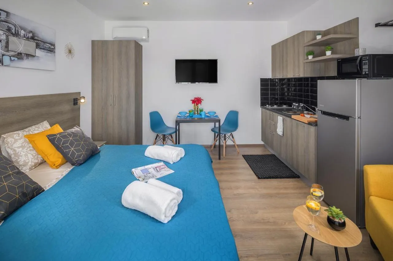 Valla Studio Apartments With Free Bikes Fažana