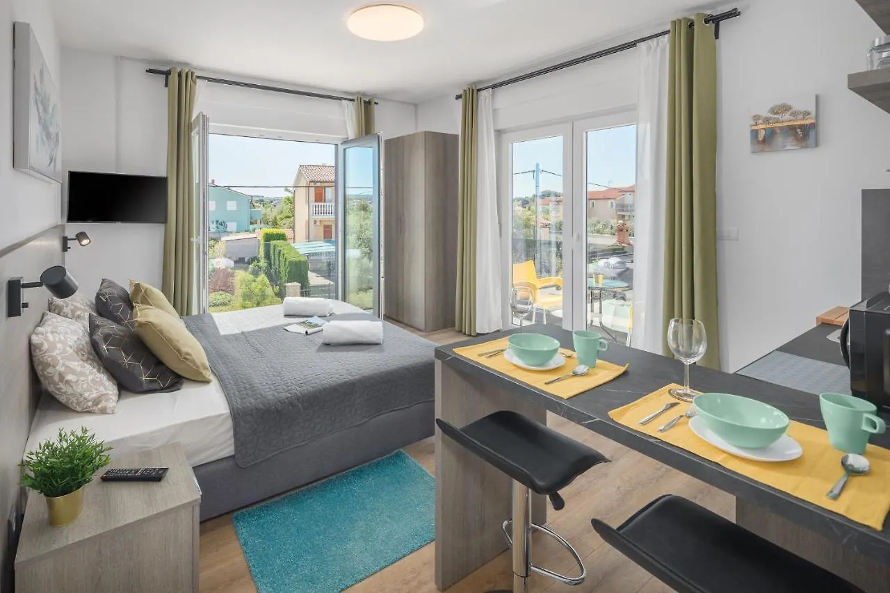 Valla Studio Apartments With Free Bikes Fažana