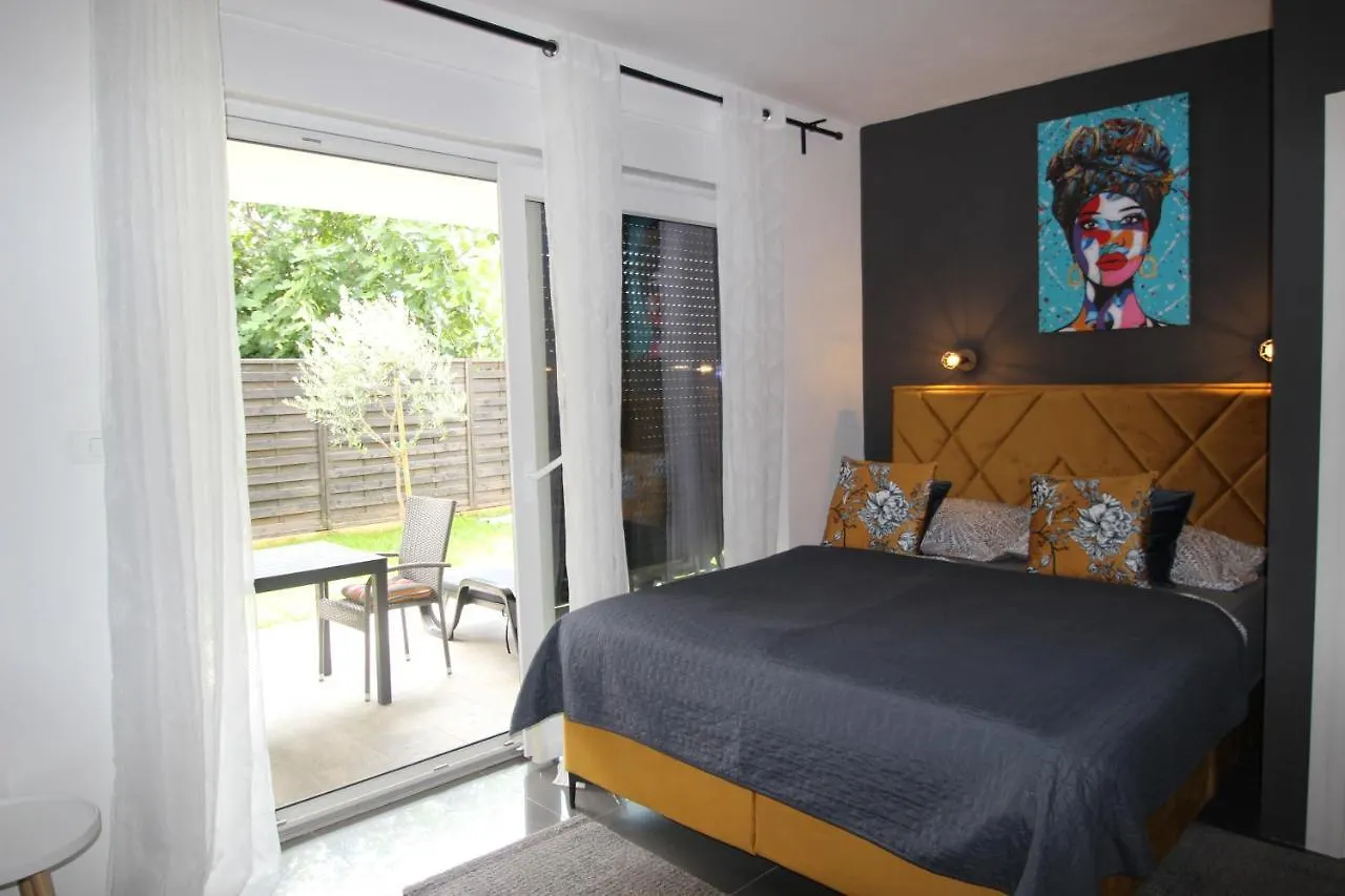 Valla Studio Apartments With Free Bikes Fažana Kroatien