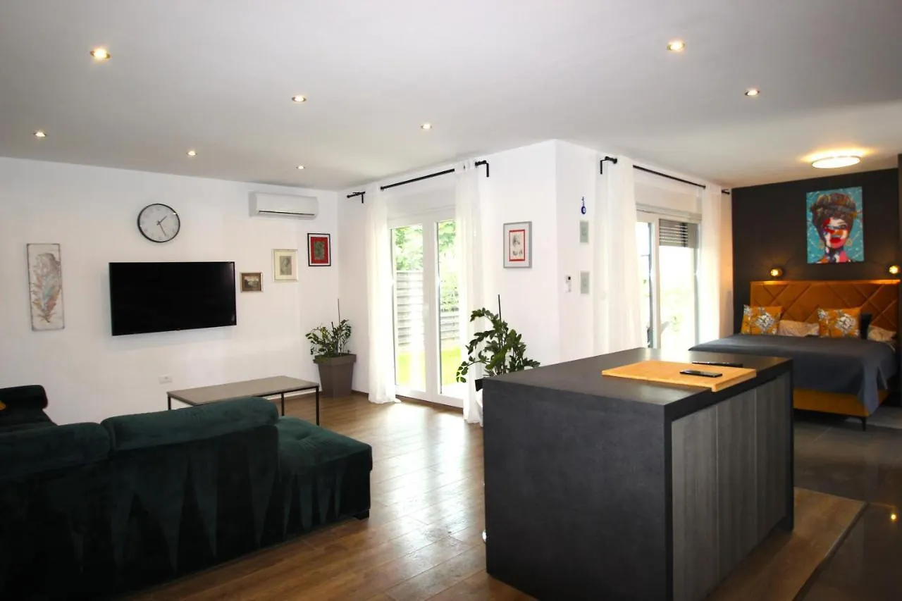 Valla Studio Apartments With Free Bikes Fažana