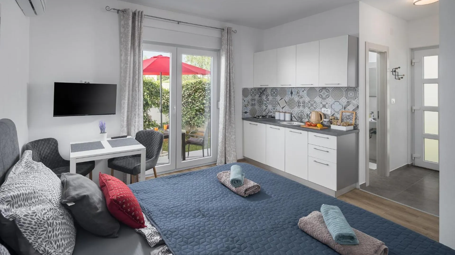 Valla Studio Apartments With Free Bikes Fažana