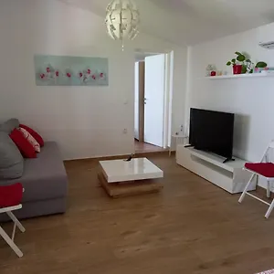  Apartment Little House